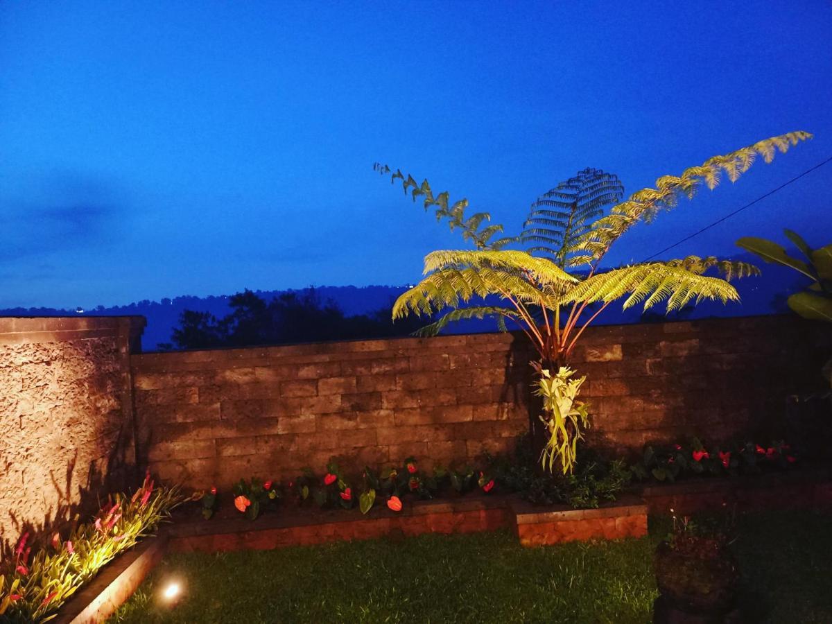 Buyan Lodge Lake View Villa Bedugul  Buitenkant foto